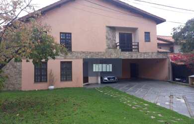 Imagem: A casa em condomínio possui 4 Dormitórios, 5 Banheiros, 5