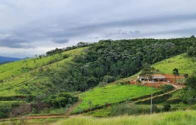 Imagem: O terreno possui 800m² de Área e está localizado em Centro