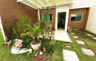 Imagem: A casa possui 2 Dormitórios, 2 Banheiros, 1 Vaga na garagem