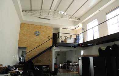 Imagem 1: Sobrado à venda no Alto da Boa Vista, São Paulo - SP