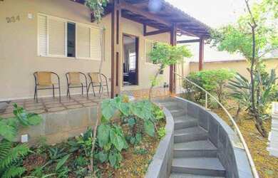 Imagem 1: Casa com 4 dormitórios - venda por R$ 1.500.000 ou aluguel por R$ 5.000/mês...