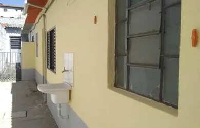 Imagem: A casa e possui 1 Dormitório, Suítes, 1 Banheiro, 27-0m²