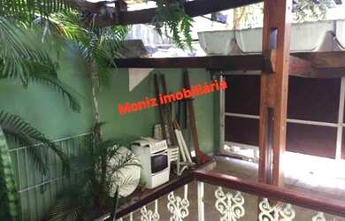 Imagem: A casa possui 3 Dormitórios, 4 Banheiros, 2 Vagas na garagem