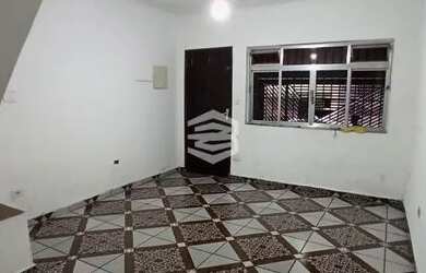 Imagem: A casa possui 1 Dormitório, 1 Banheiro, 1 Vaga na garagem