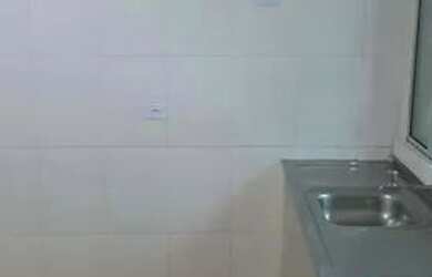 Imagem: A casa possui 1 Dormitório e 1 Banheiro e está localizado