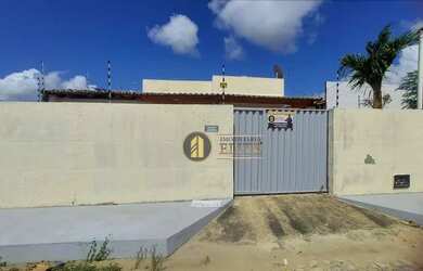 Imagem: A casa possui 2 Dormitórios, 1 Banheiro, 2 Vagas na garagem