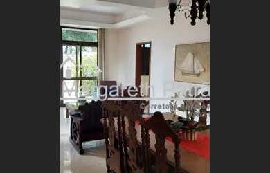 Imagem: A casa possui 4 Dormitórios, 5 Banheiros, 5 Vagas na garagem