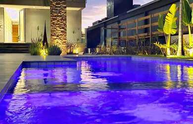 Imagem: A casa em condomínio possui 4 Dormitórios, 5 Banheiros, 4