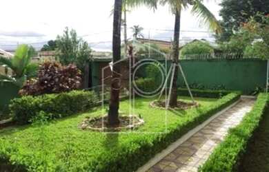 Imagem: A casa possui 2 Dormitórios, 4 Banheiros, 5 Vagas na garagem