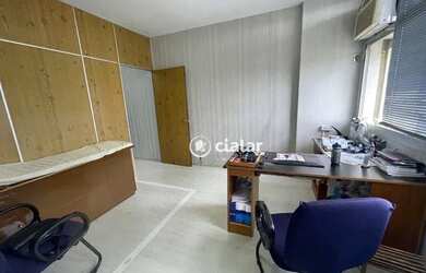 Imagem: O depósito possui 1 Vaga na garagem, 27m² de Área e está