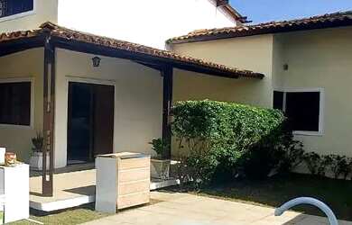 Imagem: A casa possui 3 Dormitórios, 3 Banheiros, 2 Vagas na garagem