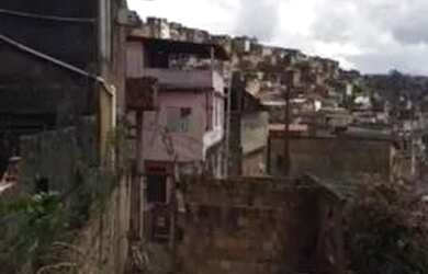 Imagem: O terreno possui 132m² de Área e está localizado em Caixa