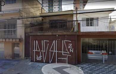 Imagem: A casa possui 2 Dormitórios, 2 Banheiros, 2 Vagas na garagem