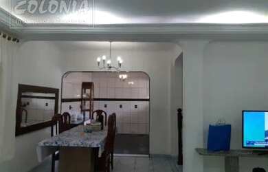 Imagem: A casa possui 3 Dormitórios, 3 Banheiros, 2 Vagas na garagem