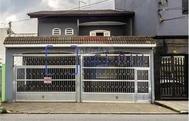 Imagem: A casa possui 4 Dormitórios, 5 Banheiros, 5 Vagas na garagem