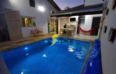 Imagem: A casa possui 3 Dormitórios, 3 Banheiros, 200m² de Área