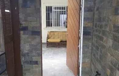 Imagem: A casa em condomínio para alugar possui 4 Dormitórios, 1 Banheiro