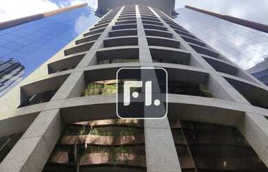 Imagem: O depósito possui 5 Vagas na garagem, 122m² de Área e está