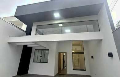 Imagem: A casa possui 3 Dormitórios, 2 Banheiros, 2 Vagas na garagem