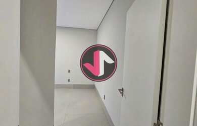 Imagem 16: Venda Incrível em Cuiabá Casa Neoclássica no Condomínio Villa Jardim...