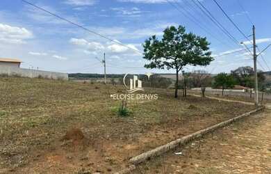 Imagem: O terreno à venda possui e está localizado em Matozinhos