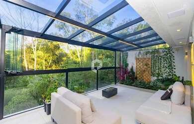 Imagem: A casa em condomínio possui 3 Dormitórios, 3 Banheiros, 2