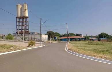 Imagem: O terreno à venda possui 200m² de Área e Imóvel novo e está