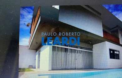 Imagem: A casa em condomínio possui 4 Dormitórios, 5 Banheiros, 2