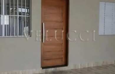 Imagem: A casa possui 2 Dormitórios, 2 Banheiros, 2 Vagas na garagem