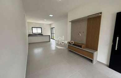 Imagem: A casa em condomínio possui 3 Dormitórios, 1 Banheiro, 2 Vagas