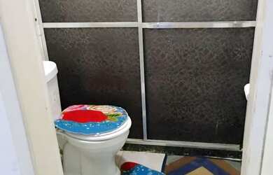 Imagem: A casa possui 3 Dormitórios, 2 Banheiros, 1 Vaga na garagem