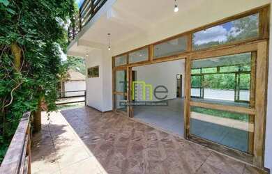 Imagem: O depósito possui 1 Vaga na garagem, 83m² de Área e está