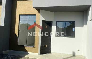 Imagem: A casa possui 3 Dormitórios, 2 Banheiros, 2 Vagas na garagem