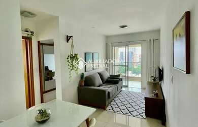 Imagem: O apartamento possui 1 Dormitório, 1 Banheiro, 1 Vaga na garagem