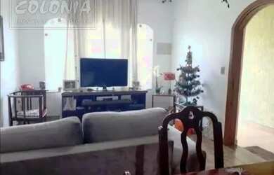 Imagem: A casa possui 3 Dormitórios, 2 Banheiros, 3 Vagas na garagem