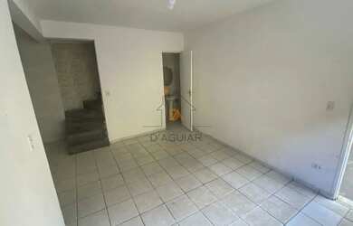 Imagem: A casa em condomínio possui 3 Dormitórios, 3 Banheiros, 1