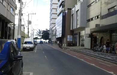 Imagem: O apartamento possui 3 Dormitórios, Acomodam 8 pessoas, 2 Vagas