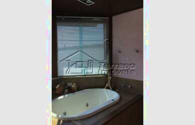 Imagem 11: Belíssima casa Alto Padrão com piscina e ofurô em condomínio no Urbanova