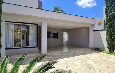 Imagem: A casa em condomínio à venda possui 3 Dormitórios, 5 Banheiros