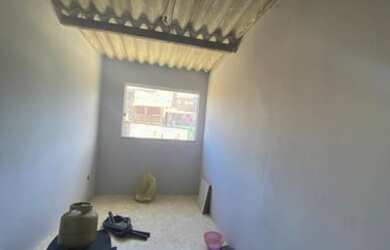 Imagem 5: Casa na Santa Cruz na rua principal carro para na porta