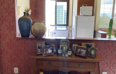 Imagem: O apartamento possui 1 Dormitório, 1 Banheiro, 1 Vaga na garagem