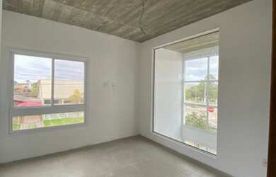 Imagem: A casa possui 2 Dormitórios, 2 Banheiros, 1 Vaga na garagem