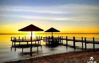 Imagem: O terreno possui 600m² de Área e está localizado em Loteamento