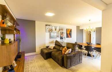 Imagem: O apartamento possui 2 Dormitórios, 2 Banheiros, 2 Vagas na