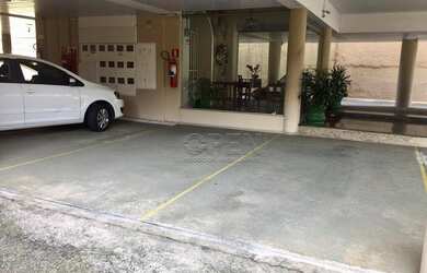 Imagem: O apartamento possui 2 Dormitórios, 2 Banheiros, 2 Vagas na