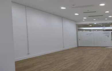 Imagem: O depósito possui 1 Vaga na garagem e 46m² de Área e está