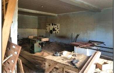 Imagem: A casa possui 2 Dormitórios, 1 Banheiro, 200m² de Área e