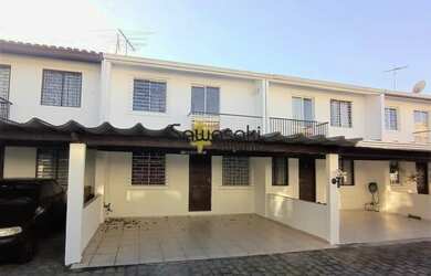 Imagem: A casa em condomínio possui 3 Dormitórios, 1 Banheiro, 2 Vagas