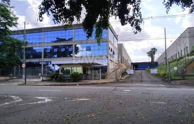 Imagem: O depósito possui 5 Vagas na garagem, 20.779m² de Área e