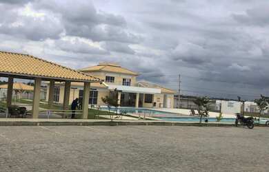 Imagem: A casa em condomínio possui 2 Dormitórios, 1 Banheiro, 2 Vagas